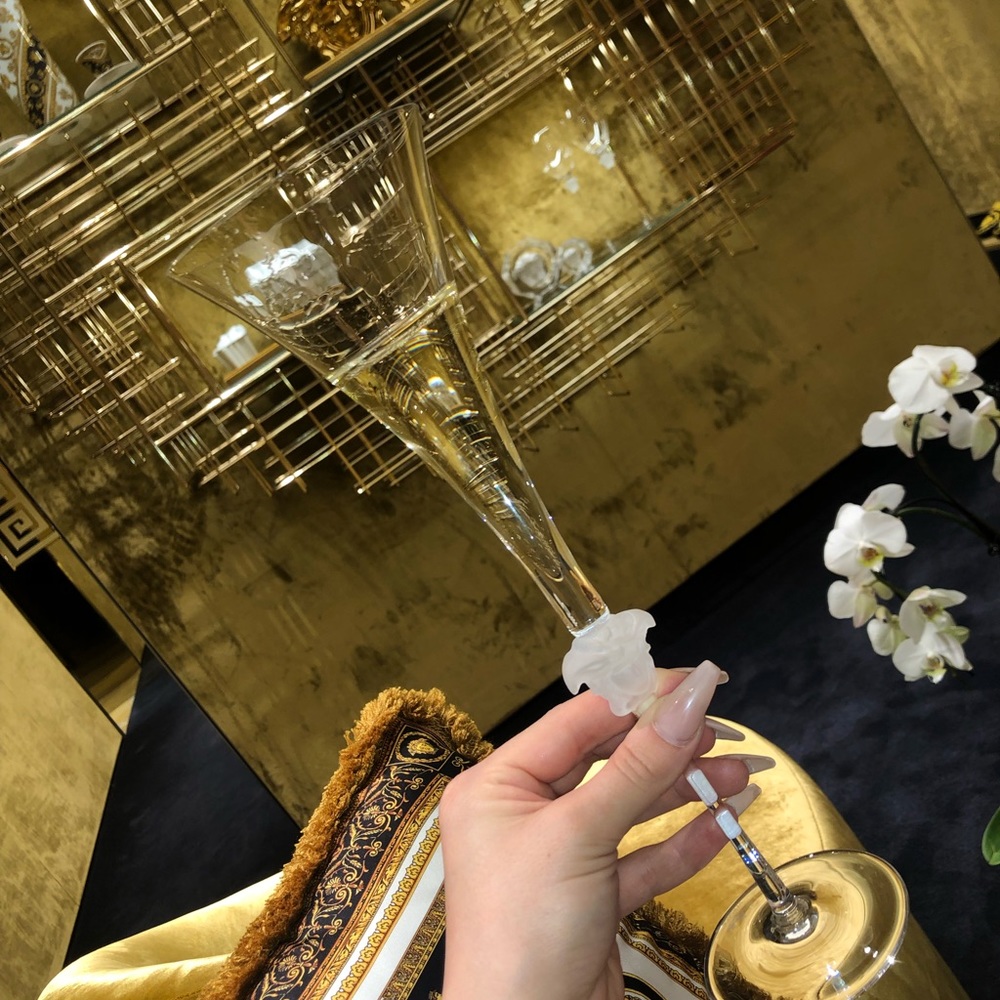 Meet your Posher, Linda